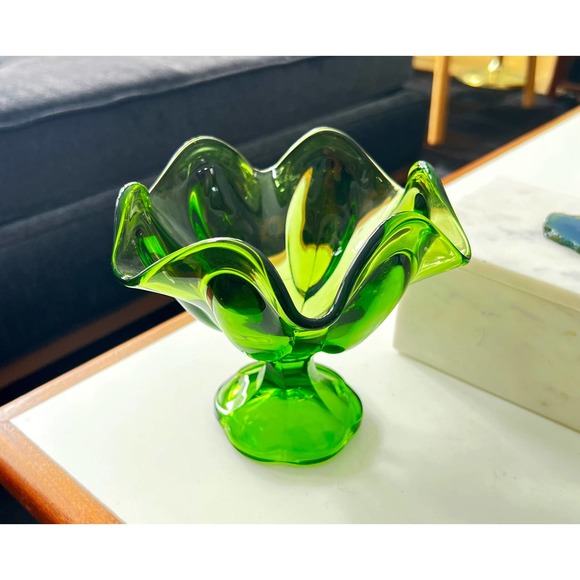 L E Smith Art Glass Compote Bowl Ruffled Emerald Green Simplicity Pattern - Picture 4 of 7